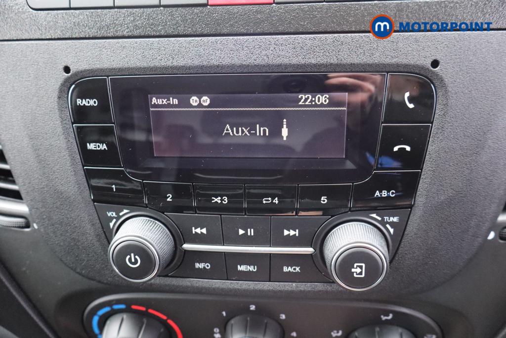 Iveco Daily Business Manual Diesel High Volume-High Roof Van - Stock Number (1597413) - 4th supplementary image