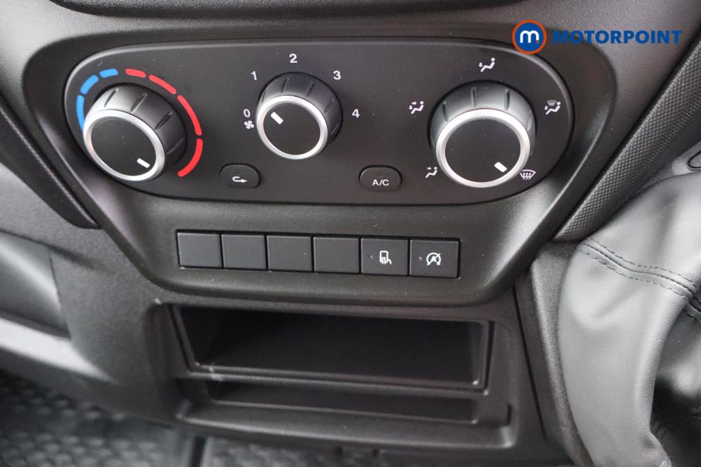 Iveco Daily Business Manual Diesel High Volume-High Roof Van - Stock Number (1597413) - 5th supplementary image