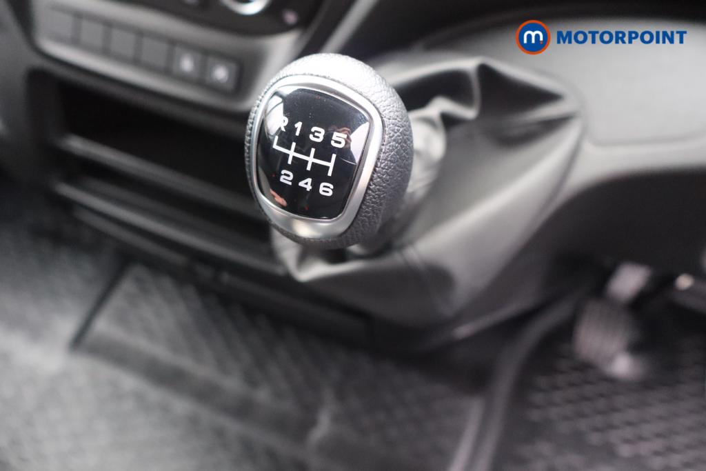 Iveco Daily Business Manual Diesel High Volume-High Roof Van - Stock Number (1597413) - 6th supplementary image