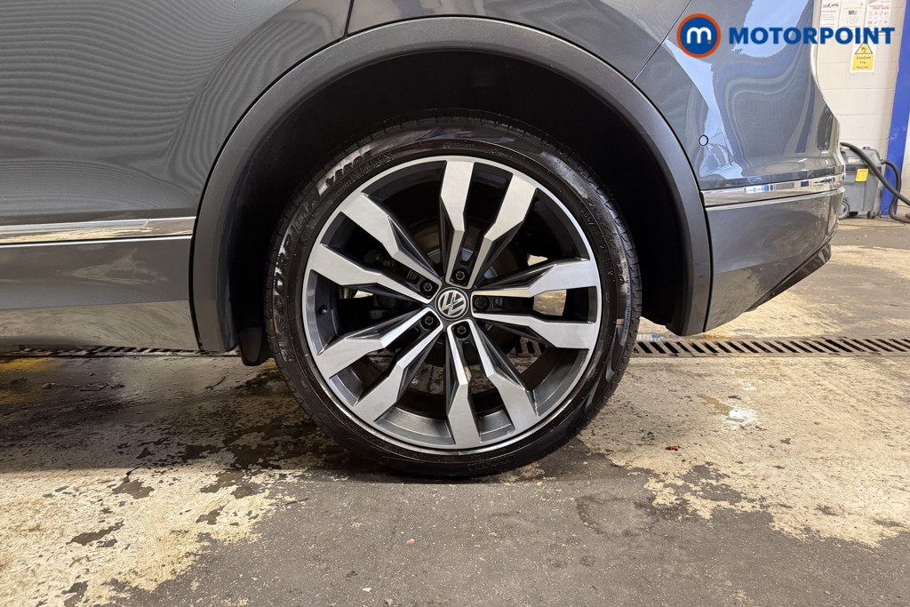 Volkswagen Tiguan R-Line Tech Automatic Diesel SUV - Stock Number (1599162) - 32nd supplementary image
