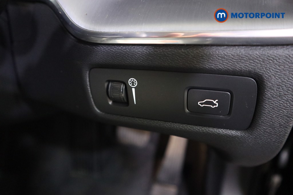Volvo Xc60 Momentum Automatic Petrol SUV - Stock Number (1602471) - 10th supplementary image