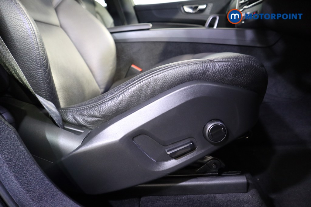 Volvo Xc60 Momentum Automatic Petrol SUV - Stock Number (1602471) - 13th supplementary image