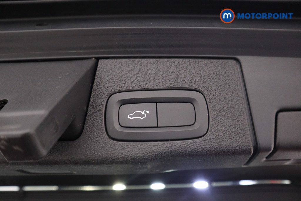 Volvo Xc60 Momentum Automatic Petrol SUV - Stock Number (1602471) - 19th supplementary image