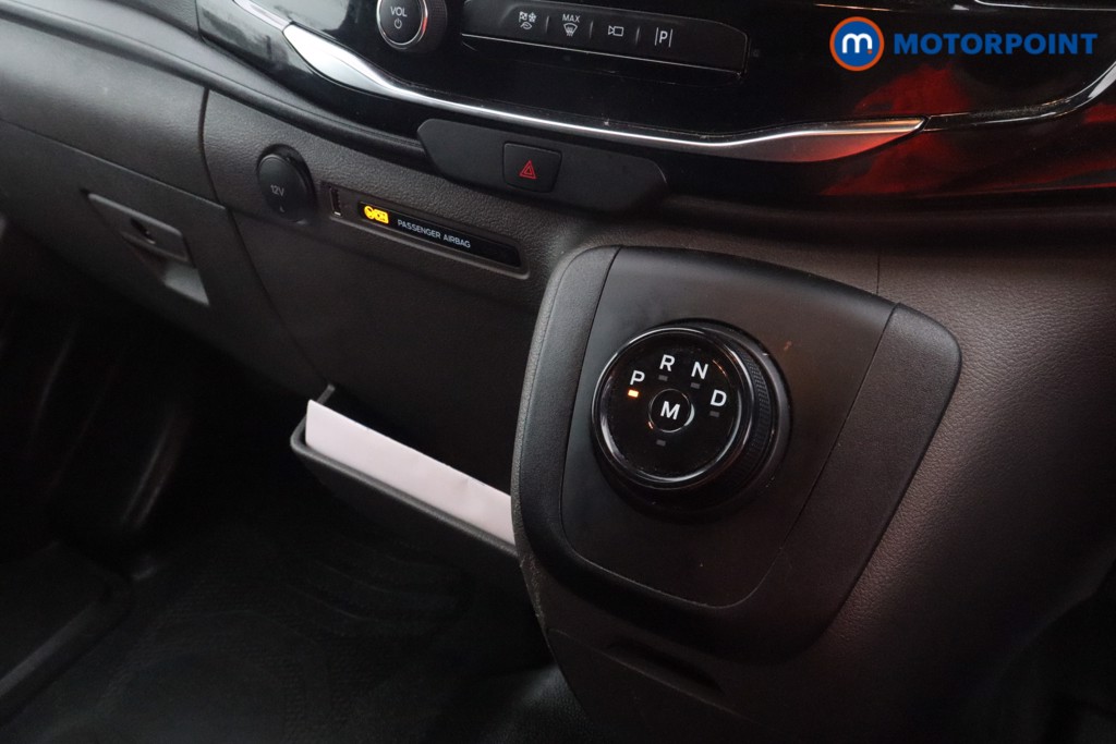 Ford Transit Limited Automatic Diesel Medium Roof Van - Stock Number (1605117) - 10th supplementary image
