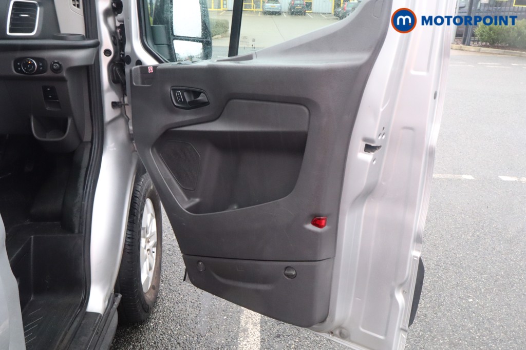 Ford Transit Limited Automatic Diesel Medium Roof Van - Stock Number (1605117) - 13th supplementary image