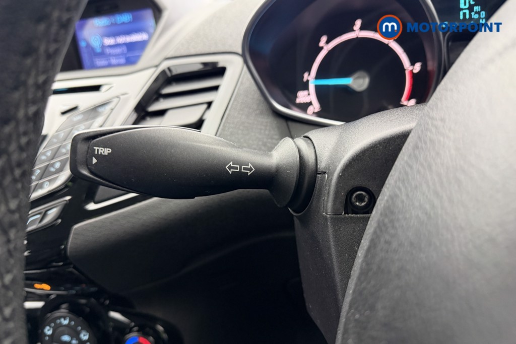 Ford Fiesta Zetec Manual Diesel Hatchback - Stock Number (1605764) - 5th supplementary image