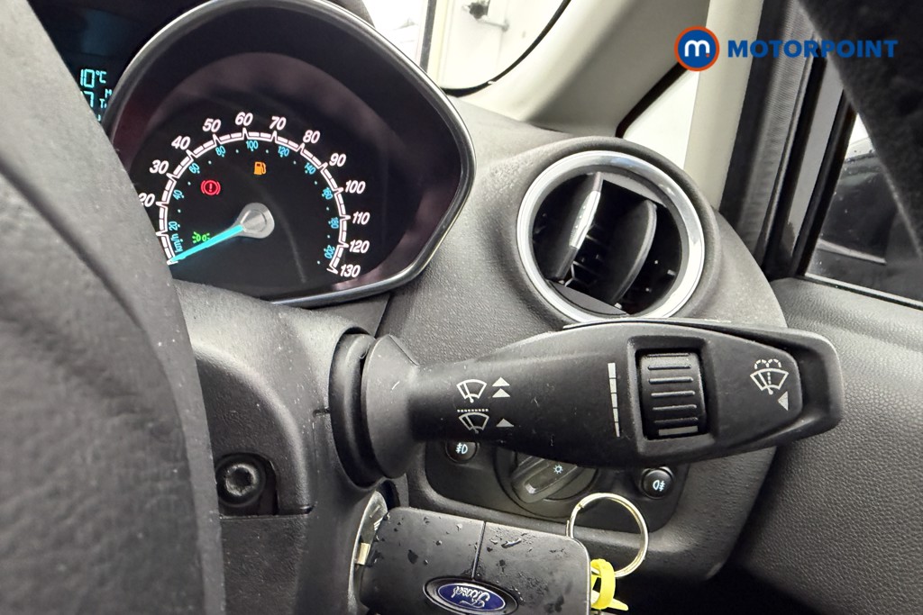 Ford Fiesta Zetec Manual Diesel Hatchback - Stock Number (1605764) - 6th supplementary image