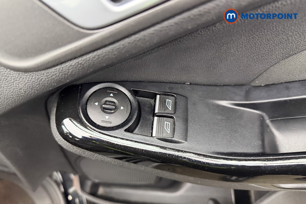 Ford Fiesta Zetec Manual Diesel Hatchback - Stock Number (1605764) - 17th supplementary image