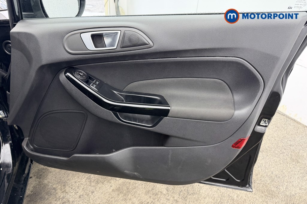 Ford Fiesta Zetec Manual Diesel Hatchback - Stock Number (1605764) - 18th supplementary image