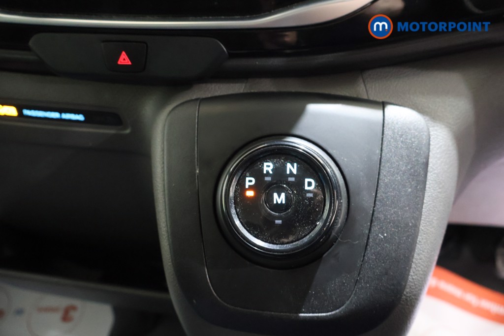 Ford Transit Limited Automatic Diesel Medium Roof Van - Stock Number (1607446) - 9th supplementary image