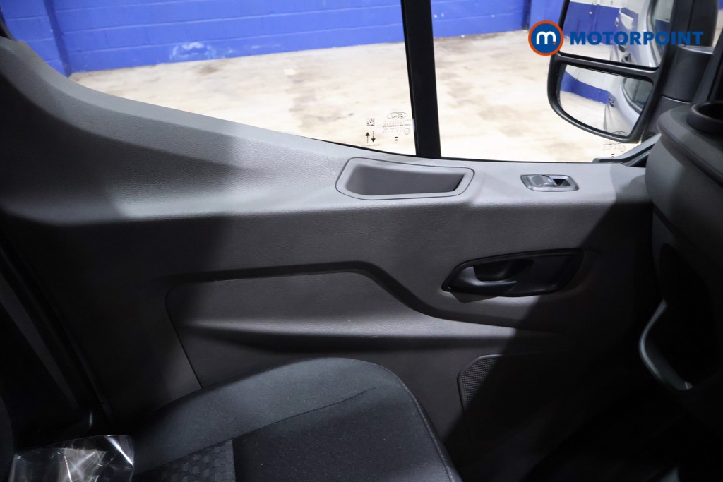 Ford Transit Limited Automatic Diesel Medium Roof Van - Stock Number (1607446) - 12th supplementary image
