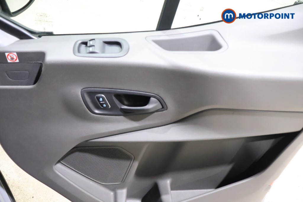 Ford Transit Limited Automatic Diesel Medium Roof Van - Stock Number (1607446) - 13th supplementary image