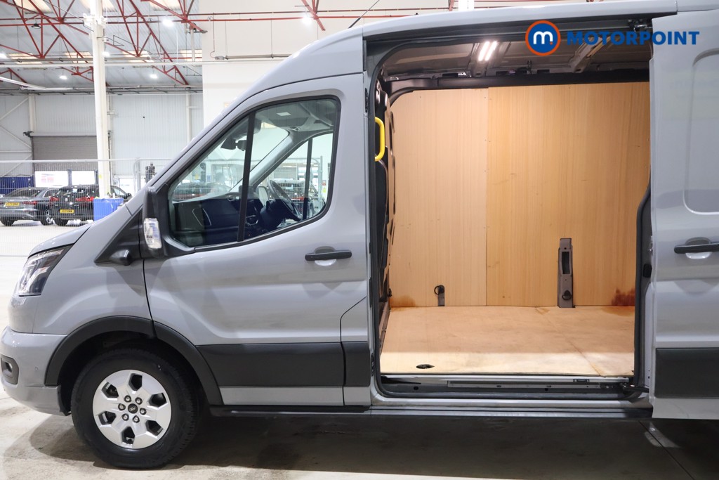 Ford Transit Limited Automatic Diesel Medium Roof Van - Stock Number (1607446) - 16th supplementary image