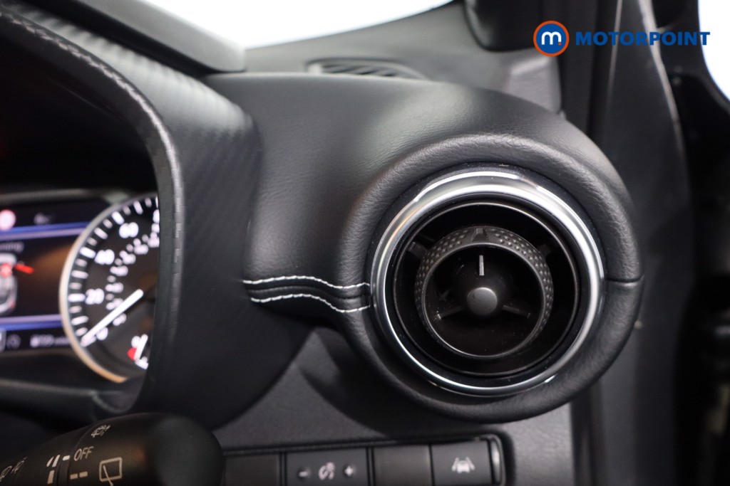 Nissan Juke N-Connecta Automatic Petrol SUV - Stock Number (1607870) - 18th supplementary image