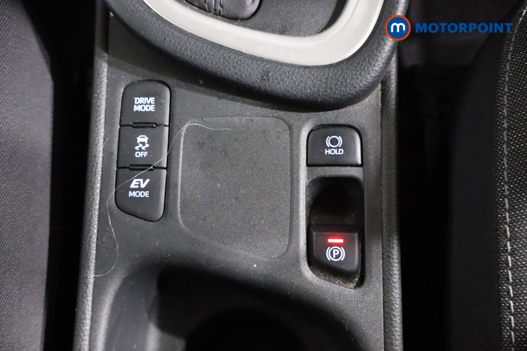 Toyota Yaris Design Automatic Petrol-Electric Hybrid Hatchback - Stock Number (1608935) - 11th supplementary image