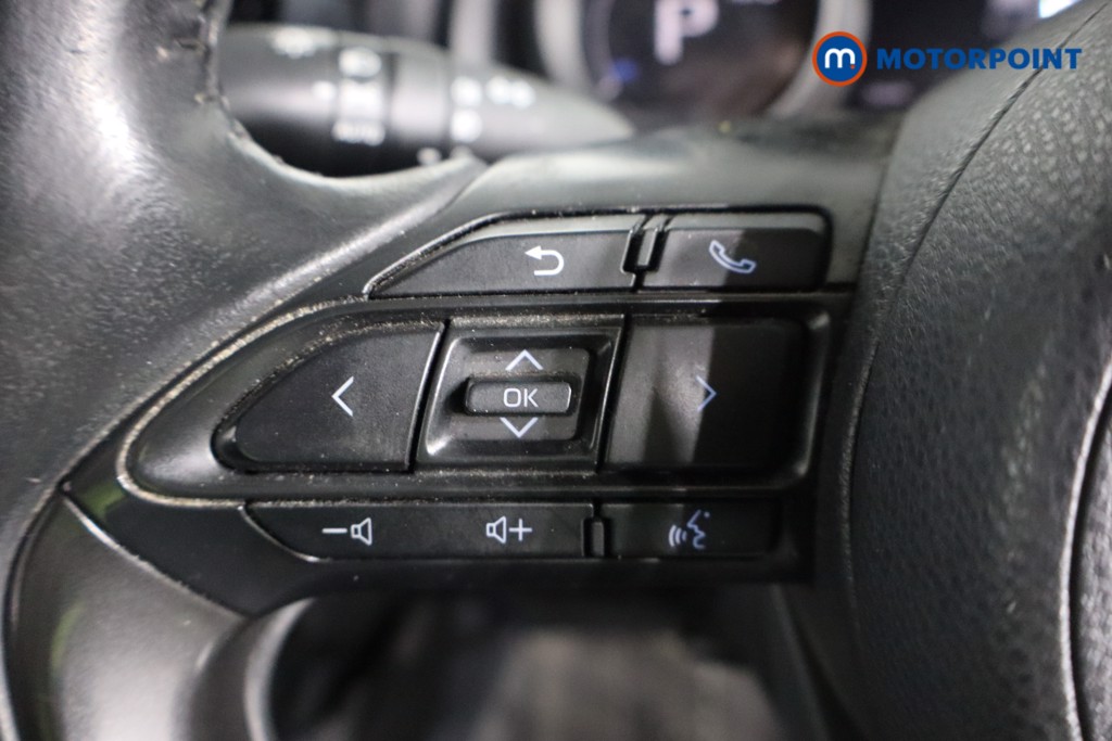 Toyota Yaris Design Automatic Petrol-Electric Hybrid Hatchback - Stock Number (1608935) - 12th supplementary image