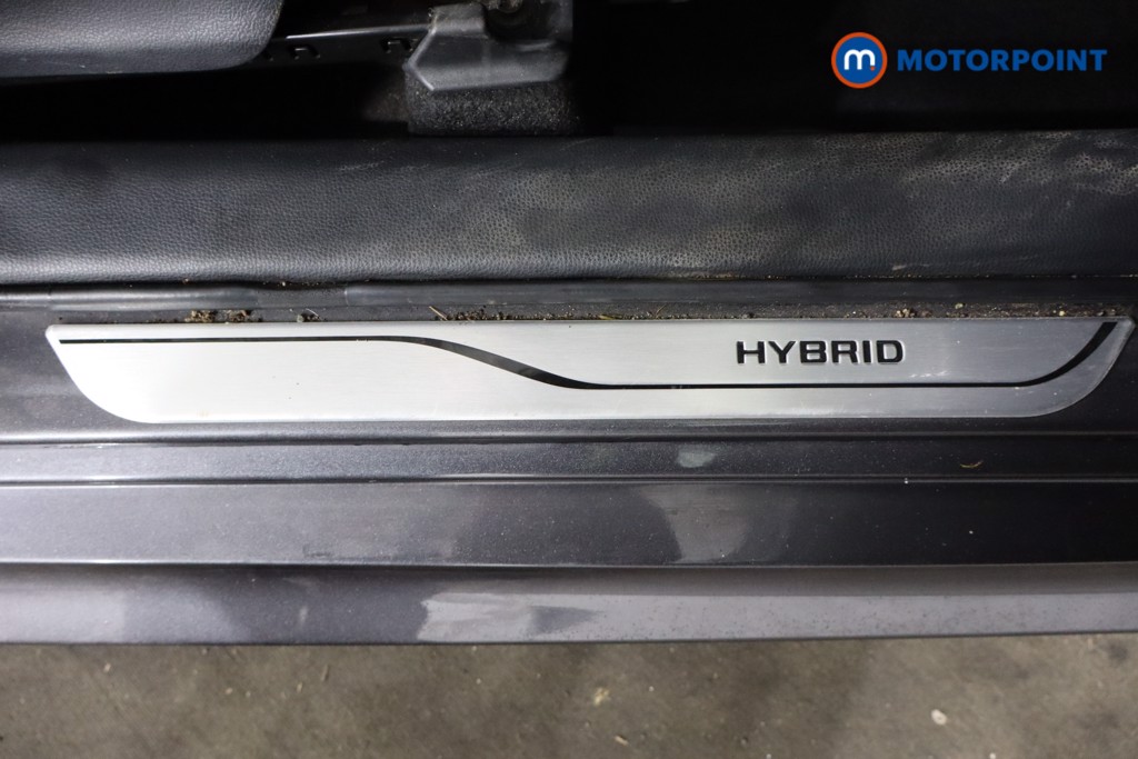 Toyota Yaris Design Automatic Petrol-Electric Hybrid Hatchback - Stock Number (1608935) - 17th supplementary image