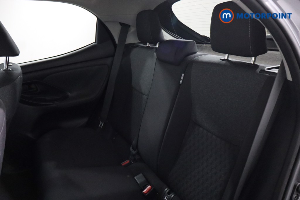 Toyota Yaris Design Automatic Petrol-Electric Hybrid Hatchback - Stock Number (1608935) - 19th supplementary image