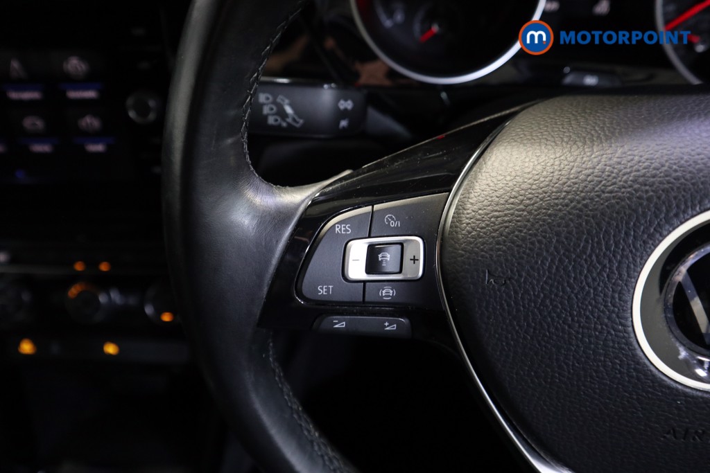 Volkswagen Touran SEL Manual Petrol People Carrier - Stock Number (1610257) - 3rd supplementary image