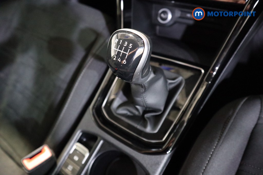 Volkswagen Touran SEL Manual Petrol People Carrier - Stock Number (1610257) - 9th supplementary image