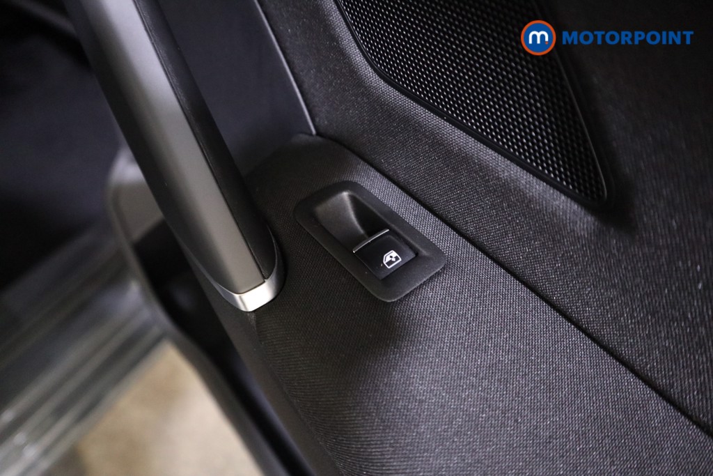 Volkswagen Touran SEL Manual Petrol People Carrier - Stock Number (1610257) - 17th supplementary image