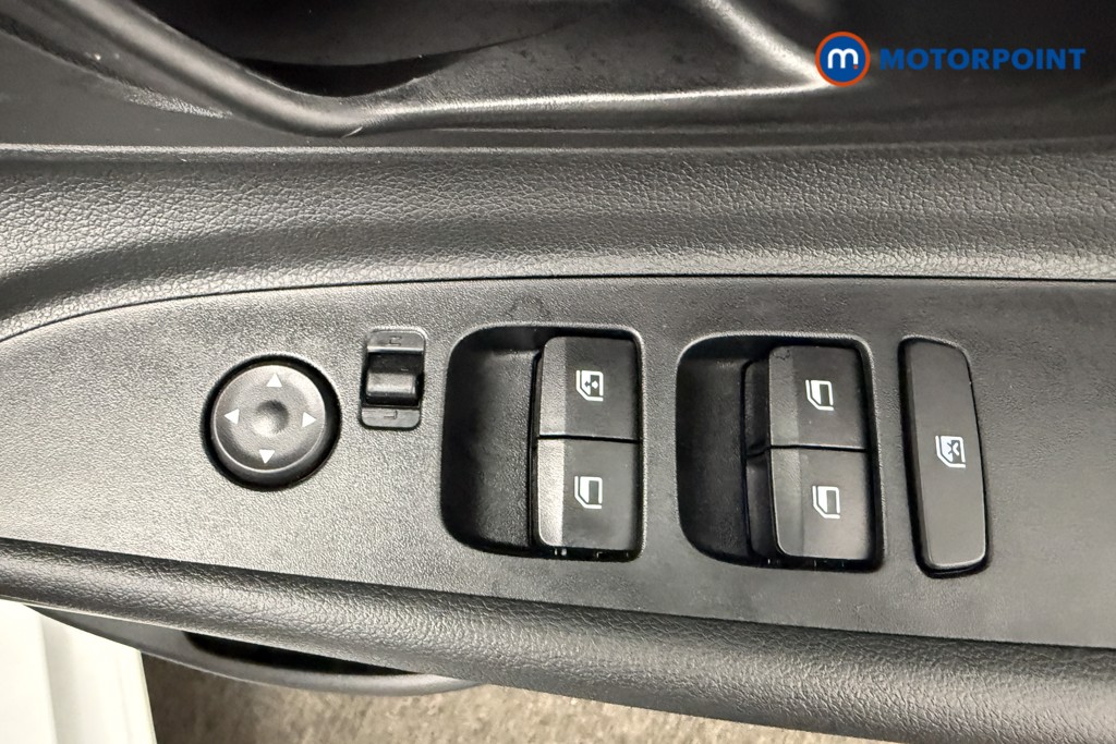 Hyundai I20 Advance Automatic Petrol Hatchback - Stock Number (1610837) - 19th supplementary image