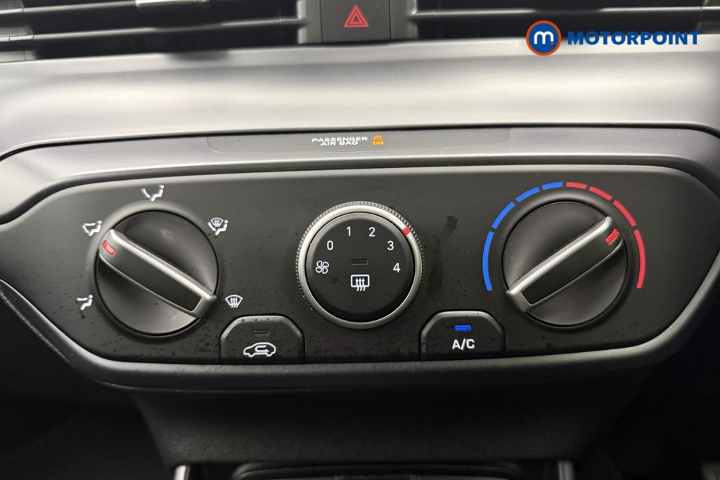 Hyundai I20 Advance Automatic Petrol Hatchback - Stock Number (1610837) - 24th supplementary image