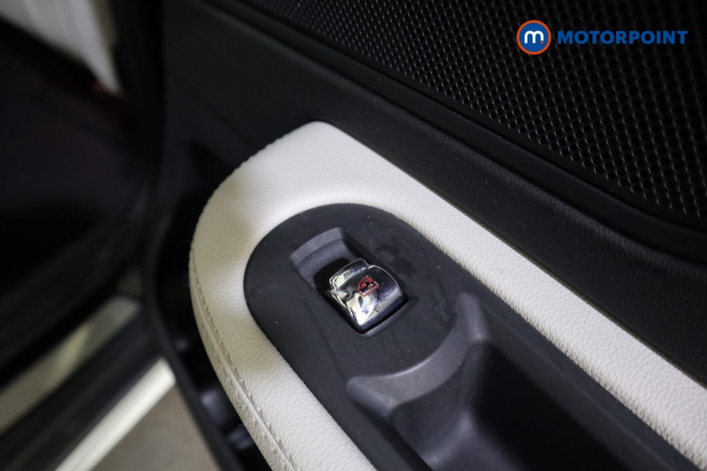 Mini Countryman Cooper Exclusive Manual Petrol SUV - Stock Number (1610992) - 19th supplementary image