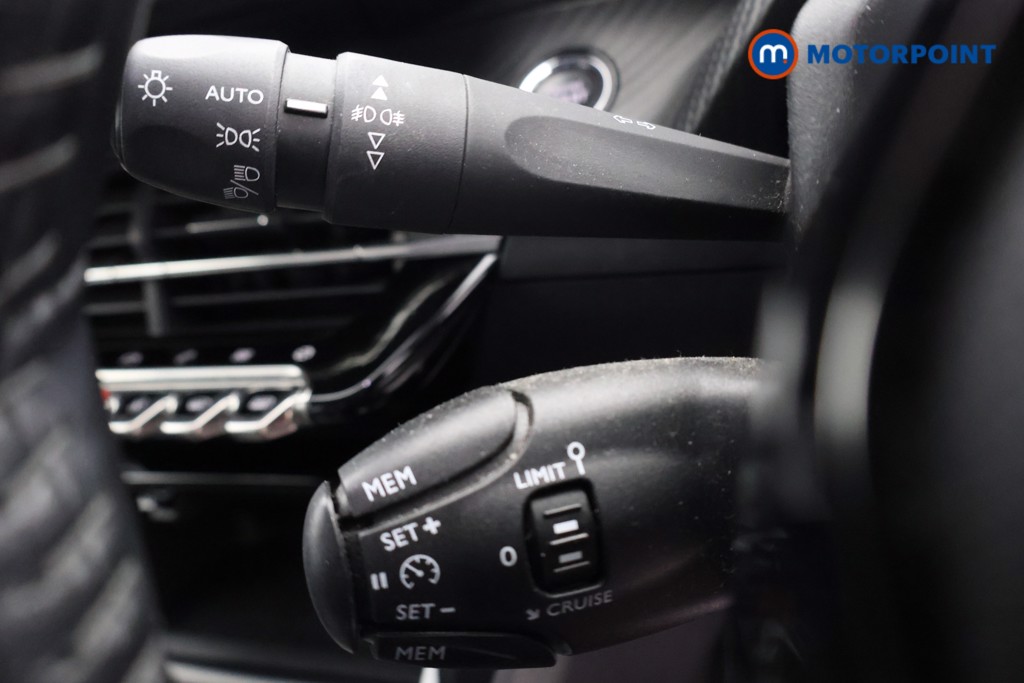 Peugeot 2008 Allure Premium Manual Petrol SUV - Stock Number (1611189) - 5th supplementary image