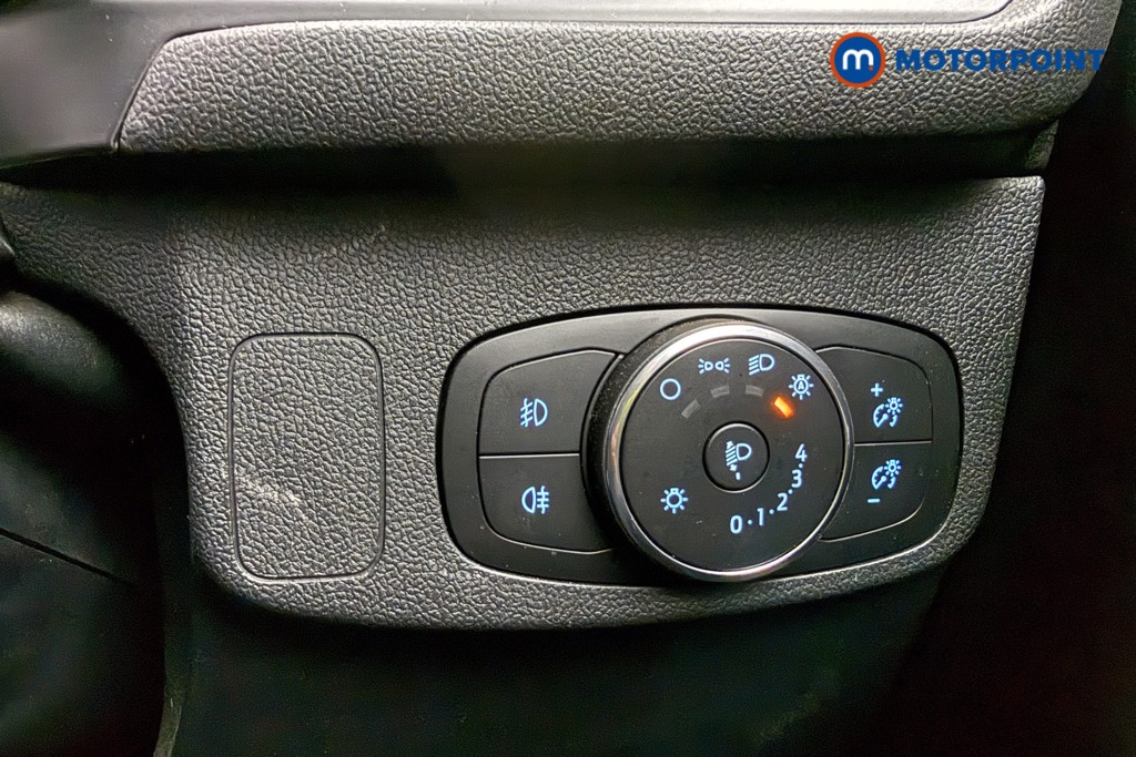 Ford Focus St-Line Vignale Automatic Diesel Hatchback - Stock Number (1611218) - 16th supplementary image