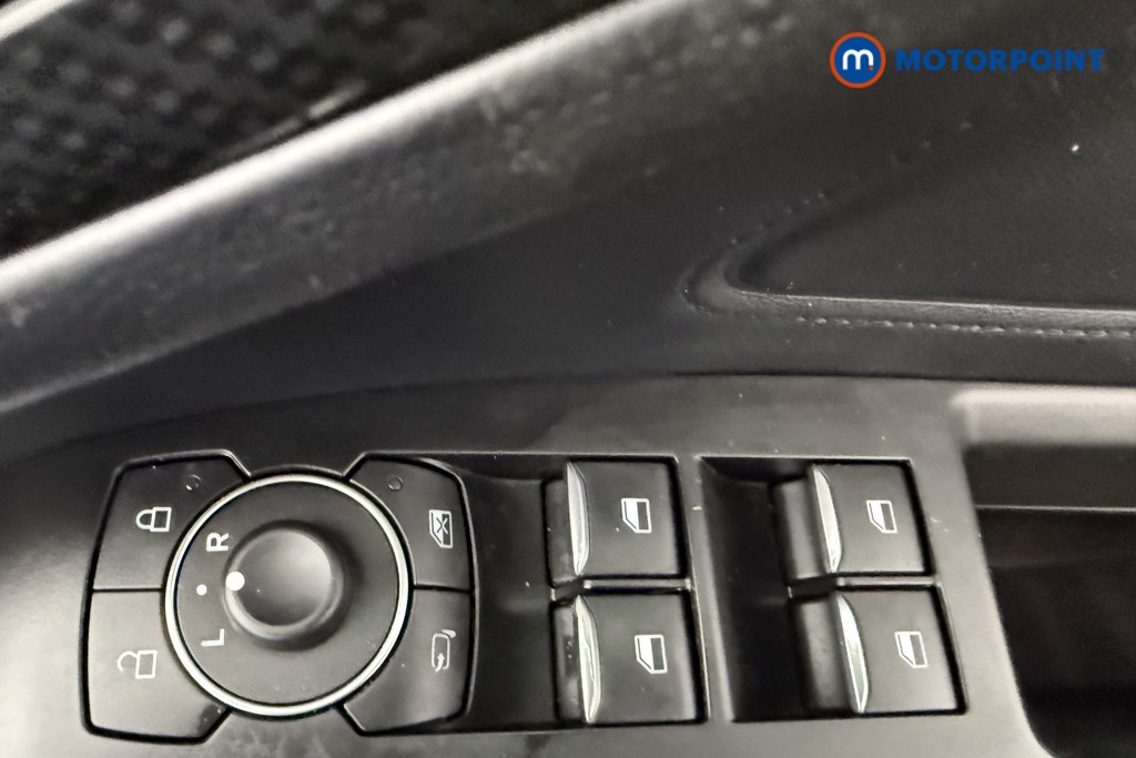 Ford Focus St-Line Vignale Automatic Diesel Hatchback - Stock Number (1611218) - 18th supplementary image