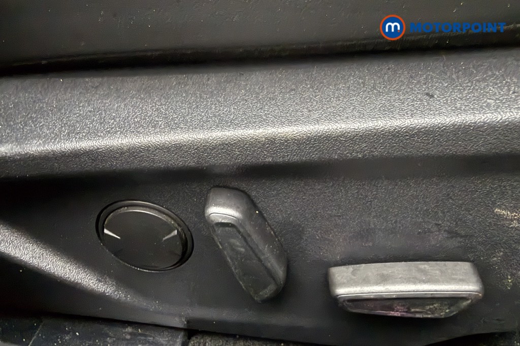 Ford Focus St-Line Vignale Automatic Diesel Hatchback - Stock Number (1611218) - 19th supplementary image