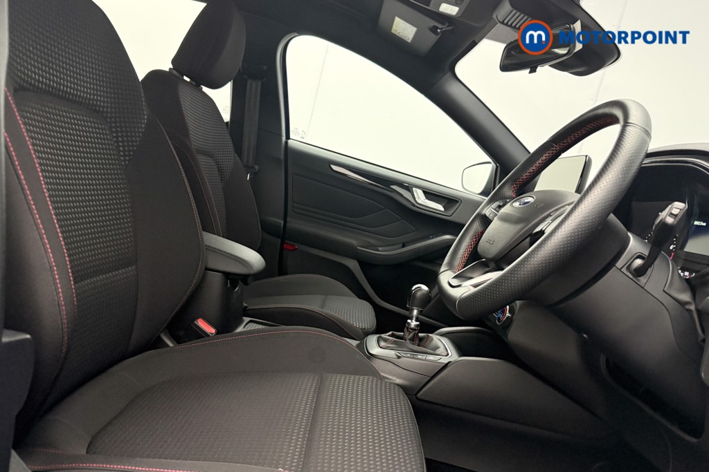 Ford Focus St-Line Manual Petrol Hatchback - Stock Number (1611552) - 6th supplementary image