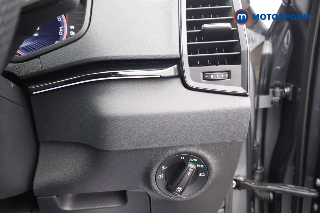 Skoda Karoq Sportline Edition Automatic Petrol SUV - Stock Number (1612817) - 7th supplementary image
