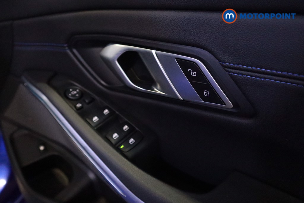 BMW 3 Series M Sport Automatic Petrol Plug-In Hybrid Saloon - Stock Number (1613177) - 13th supplementary image