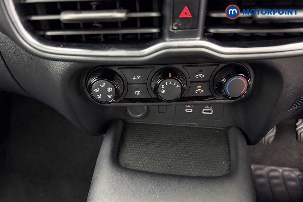 Nissan Juke Acenta Premium Manual Petrol SUV - Stock Number (1613400) - 7th supplementary image