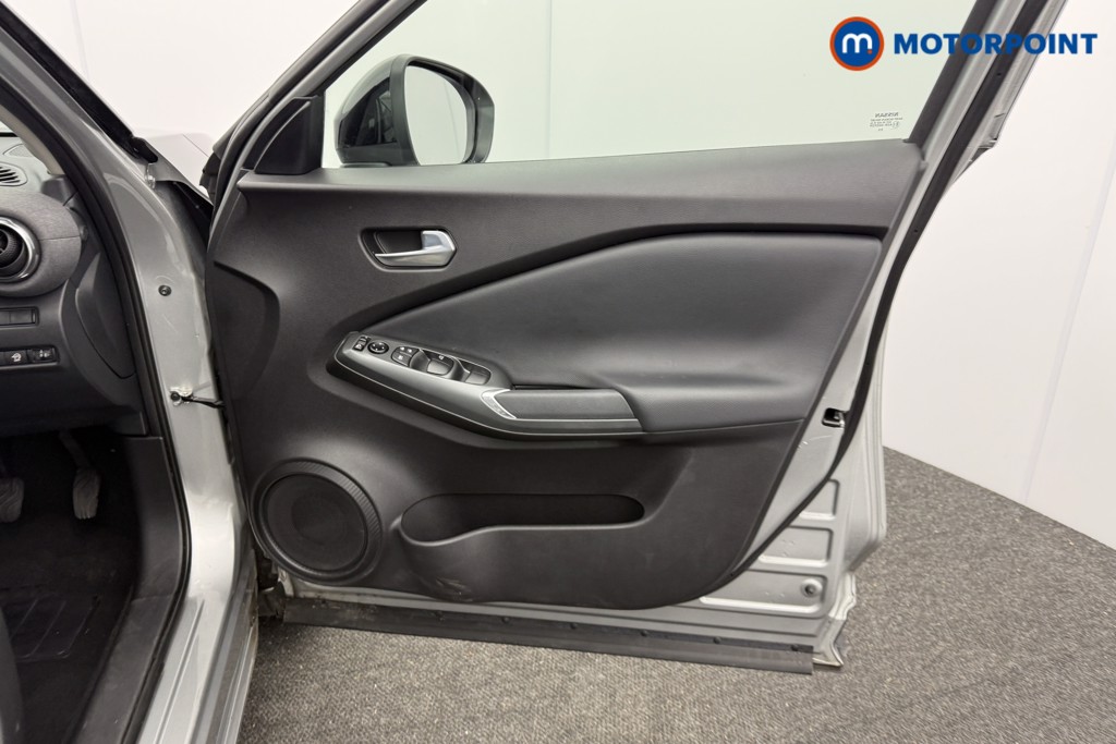 Nissan Juke Acenta Premium Manual Petrol SUV - Stock Number (1613400) - 12th supplementary image