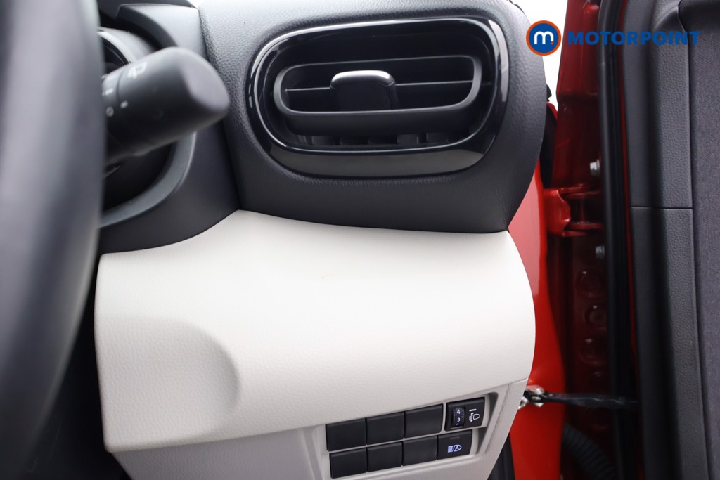 Toyota Yaris Excel Automatic Petrol-Electric Hybrid Hatchback - Stock Number (1613439) - 7th supplementary image