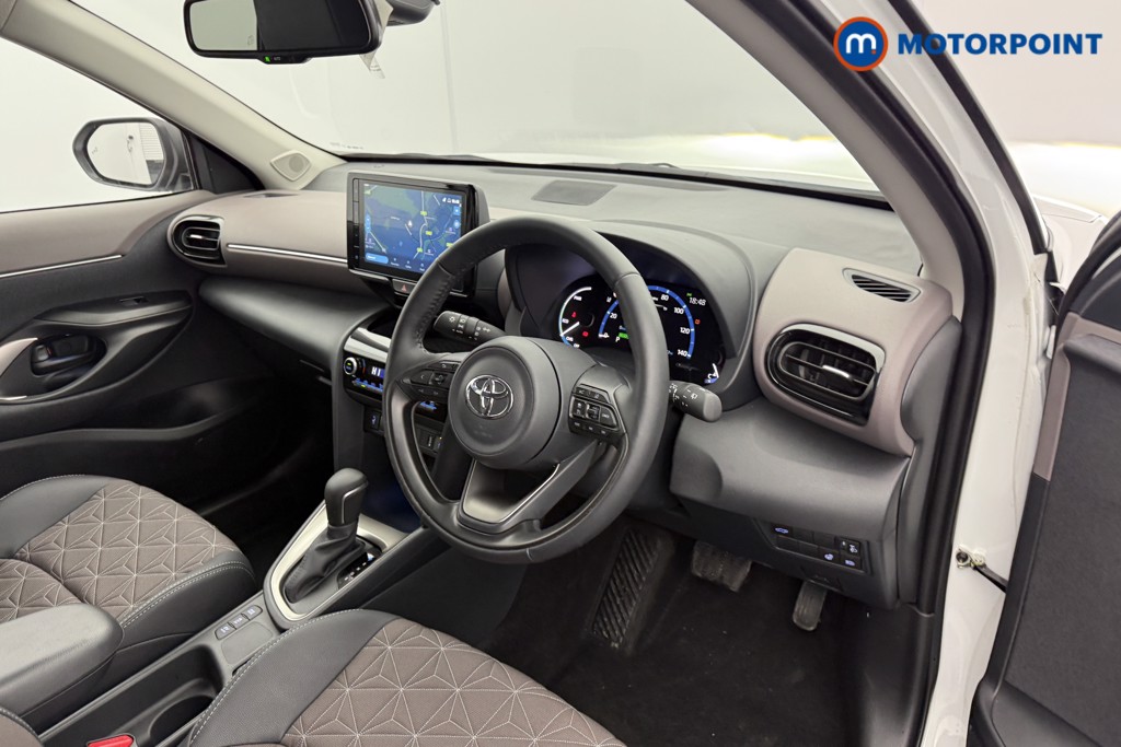 Toyota Yaris Cross Excel Automatic Petrol-Electric Hybrid Estate - Stock Number (1613441) - 4th supplementary image