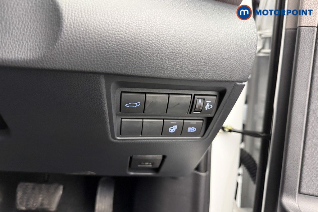 Toyota Yaris Cross Excel Automatic Petrol-Electric Hybrid Estate - Stock Number (1613441) - 16th supplementary image