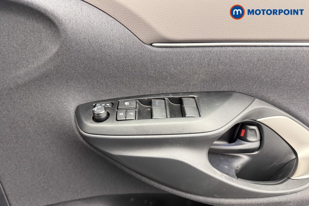 Toyota Yaris Cross Excel Automatic Petrol-Electric Hybrid Estate - Stock Number (1613441) - 17th supplementary image