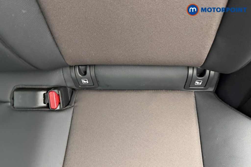 Toyota Yaris Cross Excel Automatic Petrol-Electric Hybrid Estate - Stock Number (1613441) - 27th supplementary image