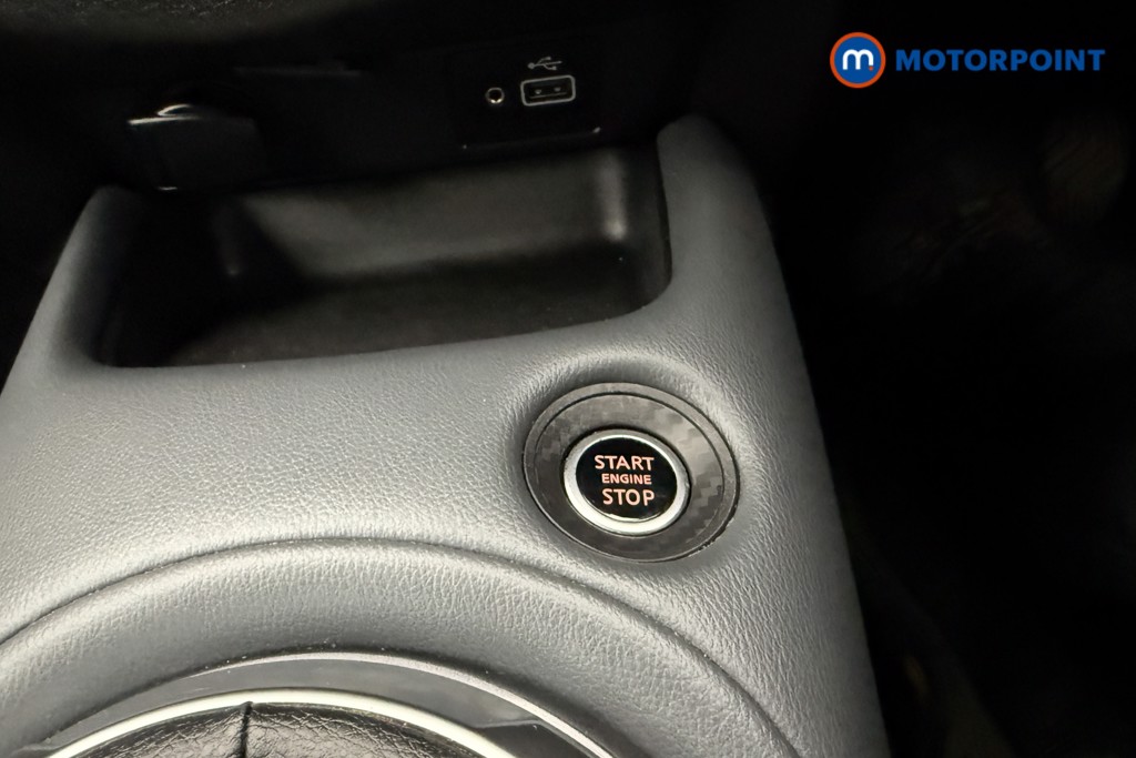Nissan Juke N-Connecta Manual Petrol SUV - Stock Number (1581095) - 15th supplementary image