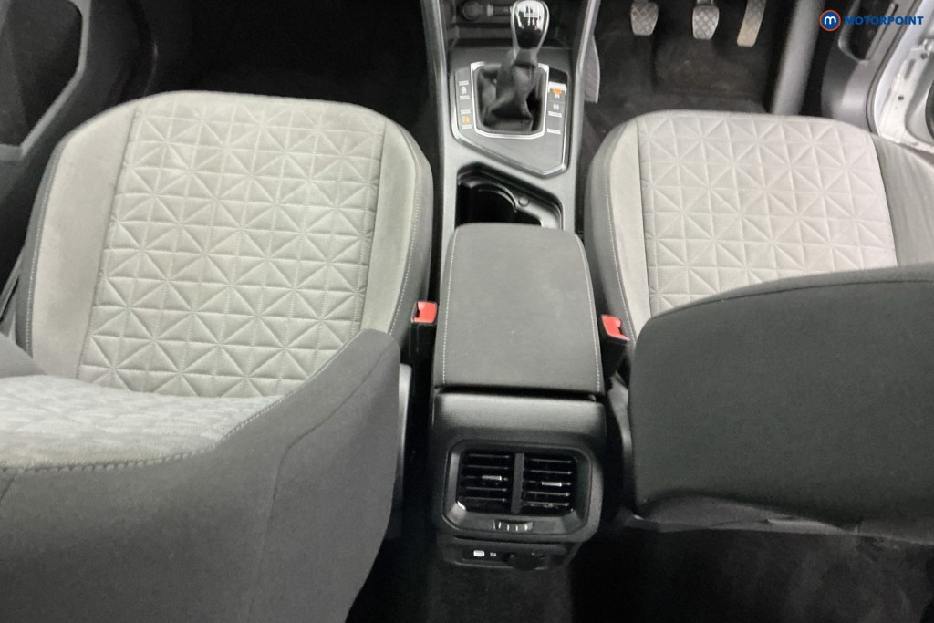Volkswagen Tiguan Life Manual Petrol SUV - Stock Number (1604879) - 12th supplementary image