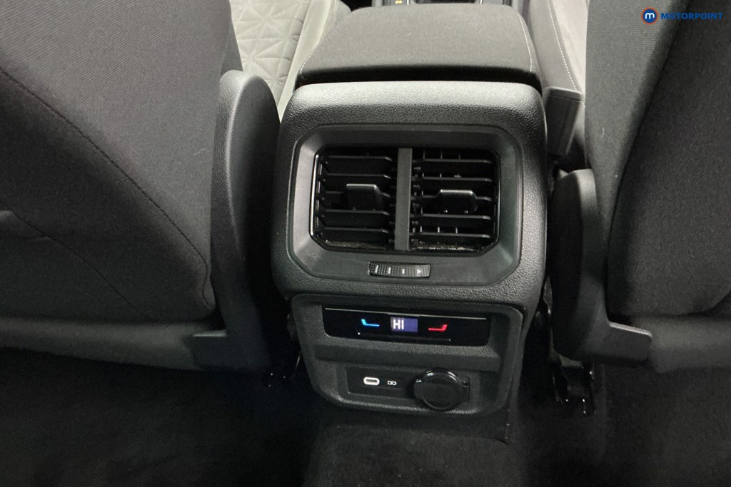 Volkswagen Tiguan Life Manual Petrol SUV - Stock Number (1604879) - 15th supplementary image