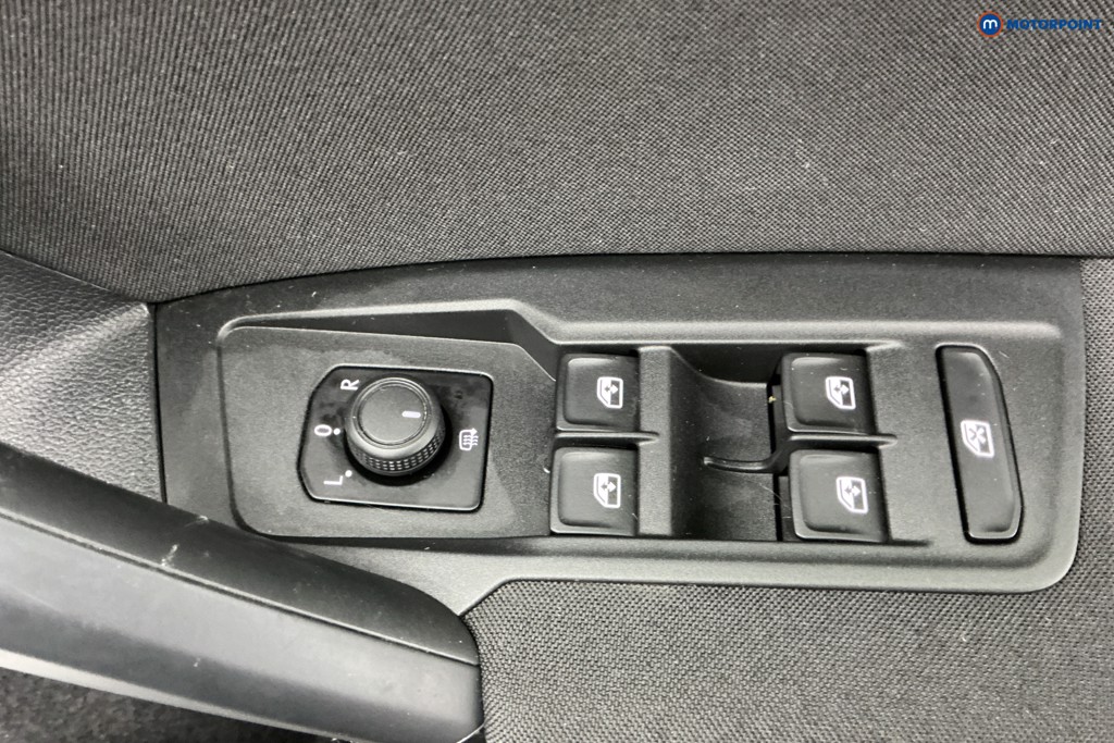 Volkswagen Tiguan Life Manual Petrol SUV - Stock Number (1604879) - 28th supplementary image