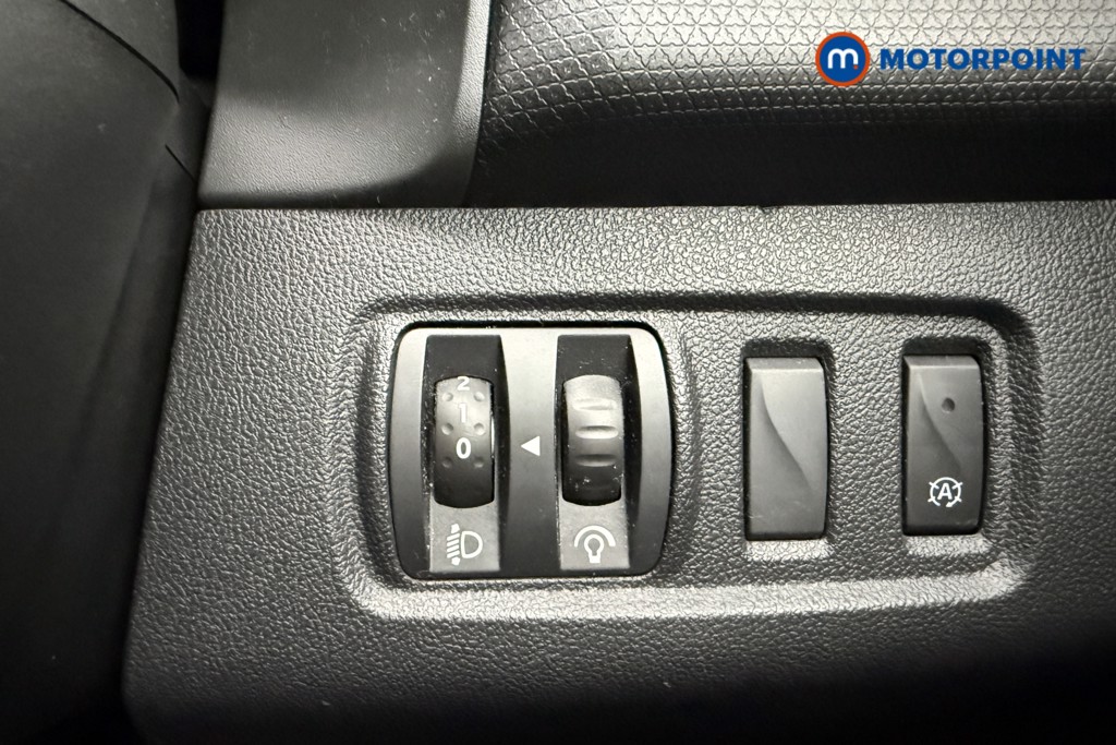 Renault Clio Iconic Manual Petrol Hatchback - Stock Number (1606982) - 17th supplementary image