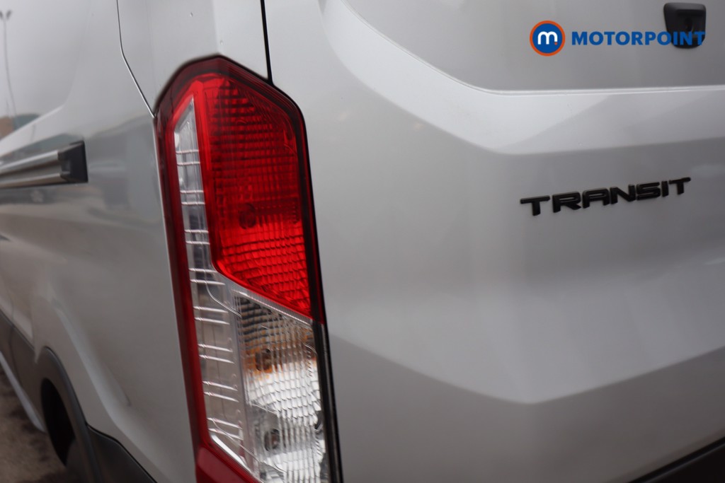 Ford Transit Limited Automatic Diesel Medium Roof Van - Stock Number (1608649) - 31st supplementary image