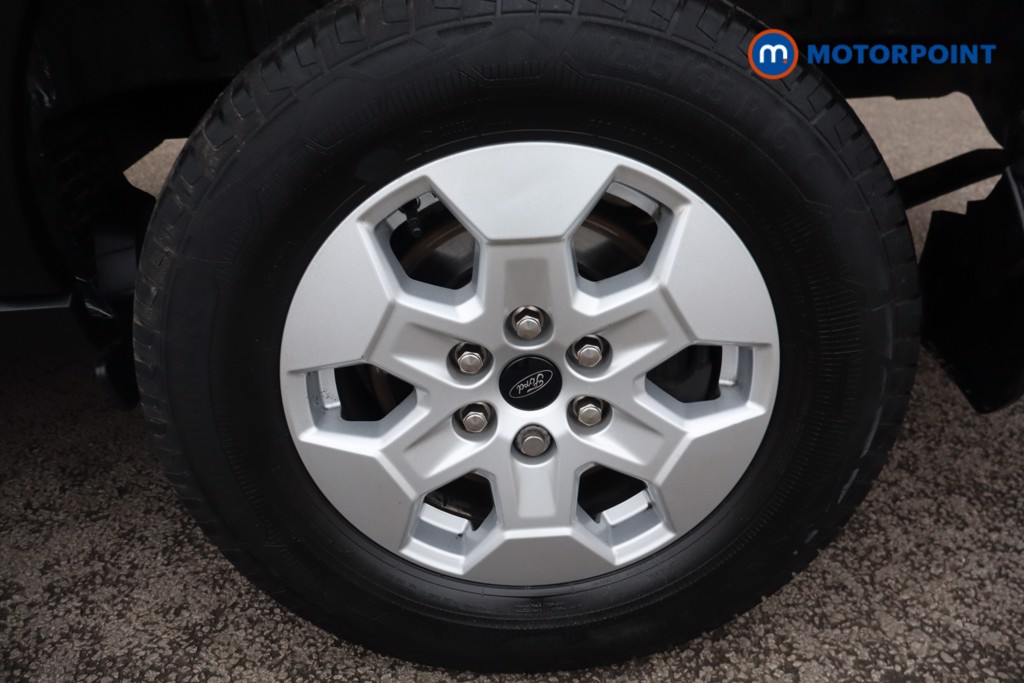 Ford Transit Limited Automatic Diesel Medium Roof Van - Stock Number (1609373) - 9th supplementary image