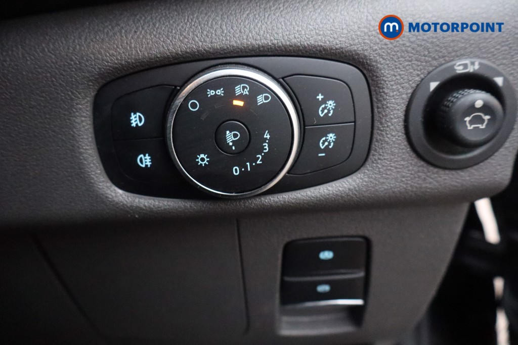 Ford Transit Limited Automatic Diesel Medium Roof Van - Stock Number (1609373) - 14th supplementary image